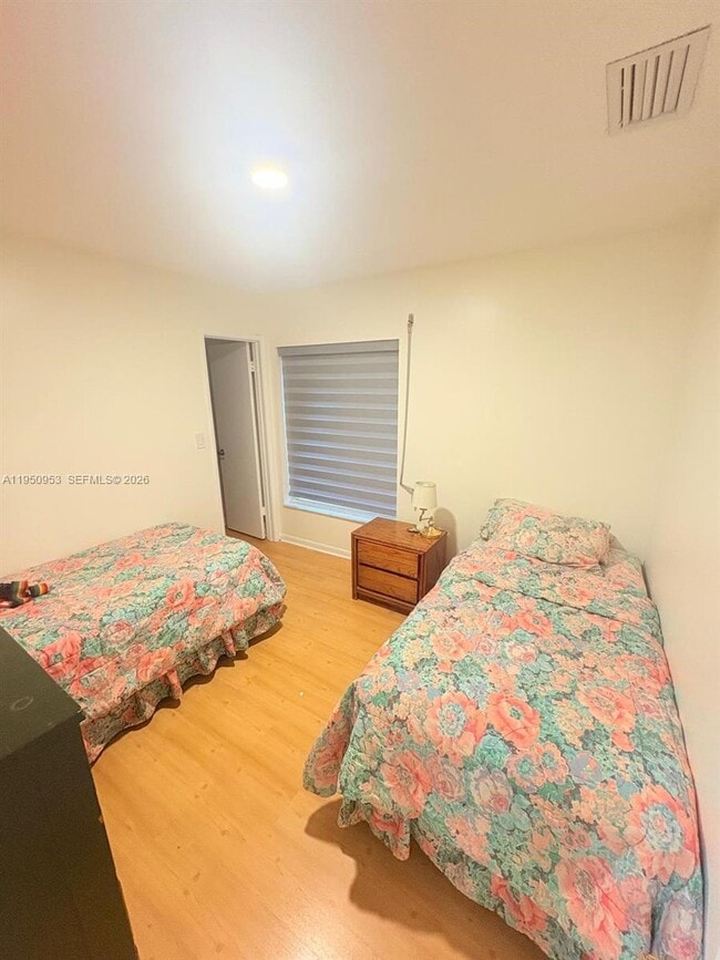 Building Photo - 927 NW 106th Ave Cir