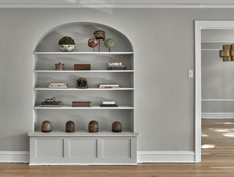 Built in arched shelving - 7527 N Seeley Ave