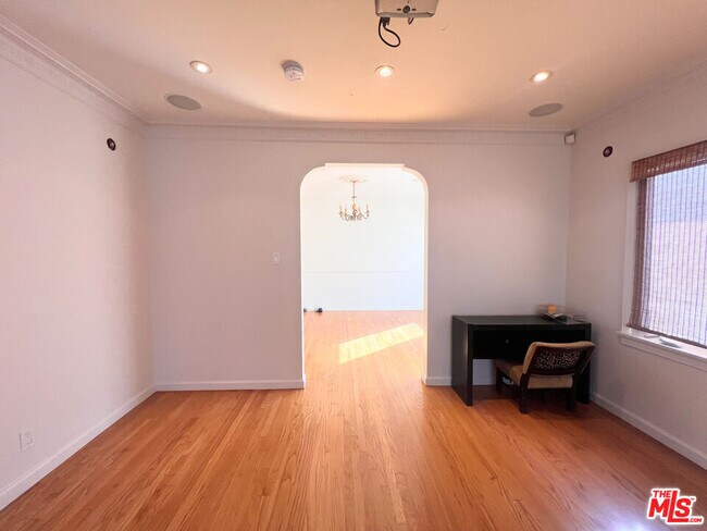 Building Photo - 2652 S Bedford St