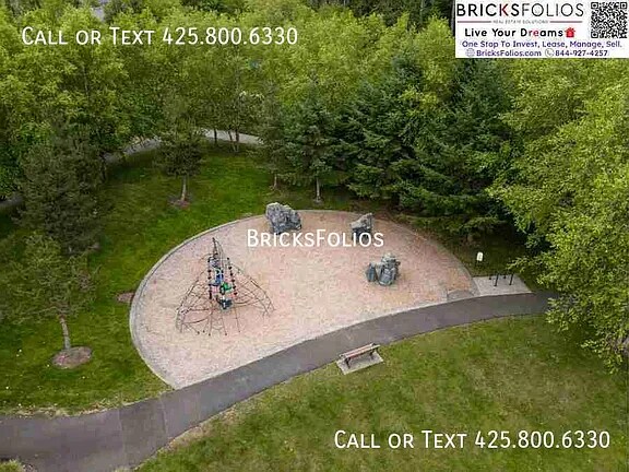 Building Photo - 10251 Eastridge Dr NE