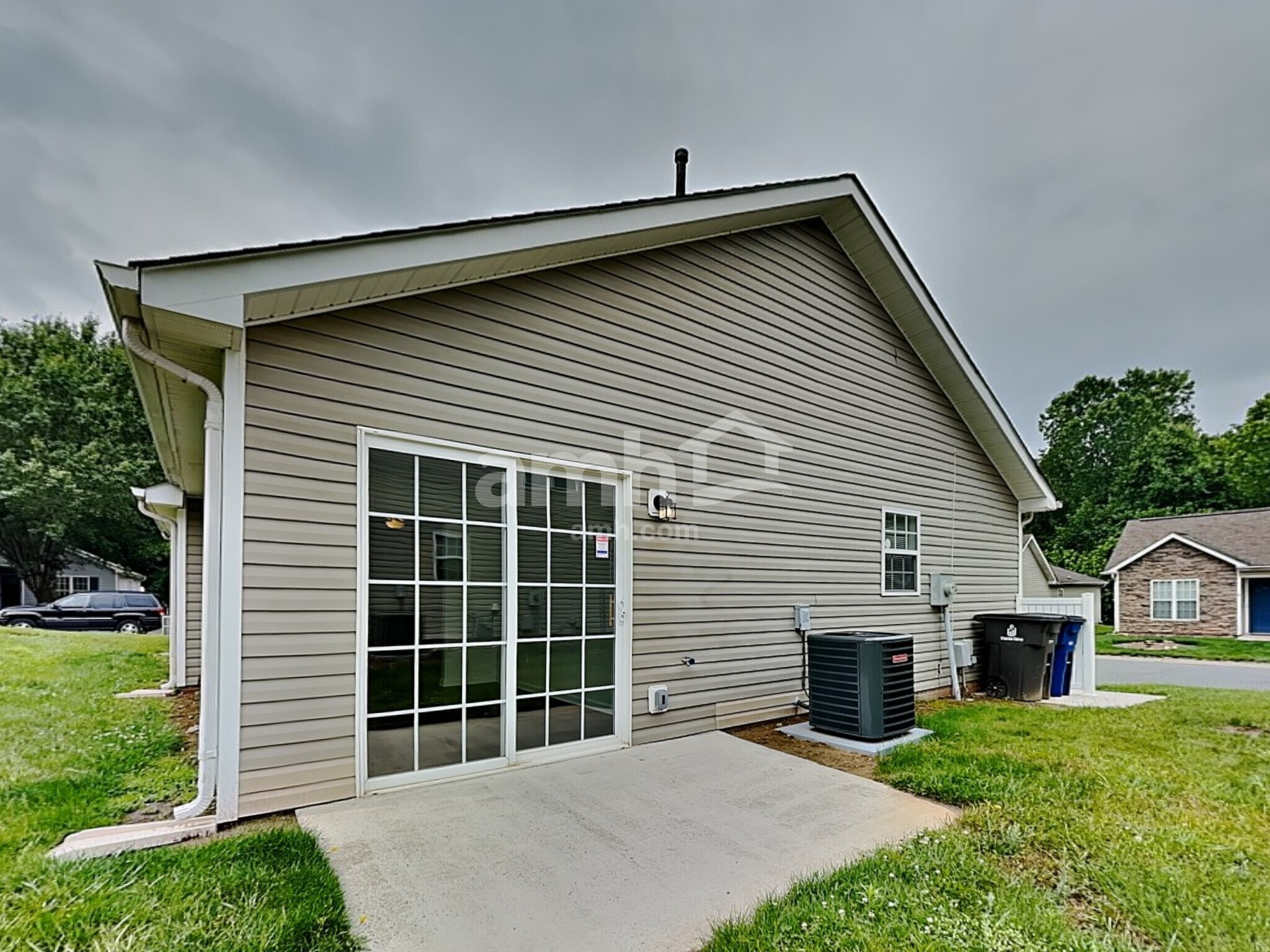 Building Photo - 5715 Regent Village Dr