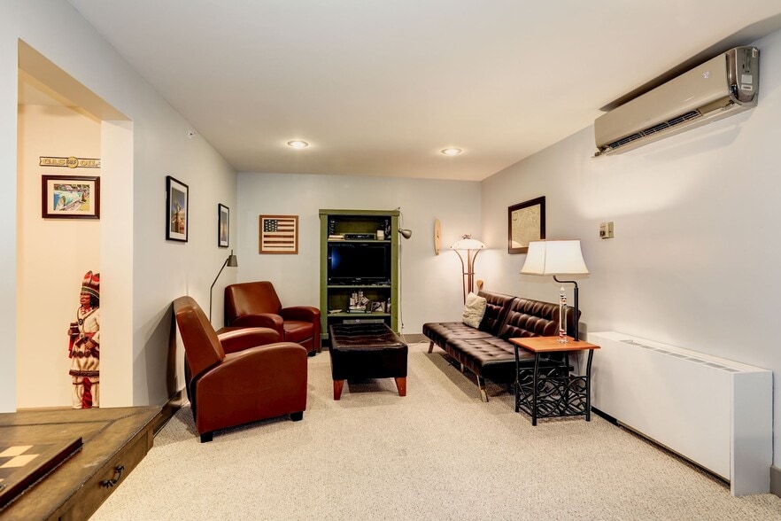 living room - 4949 Allan Rd