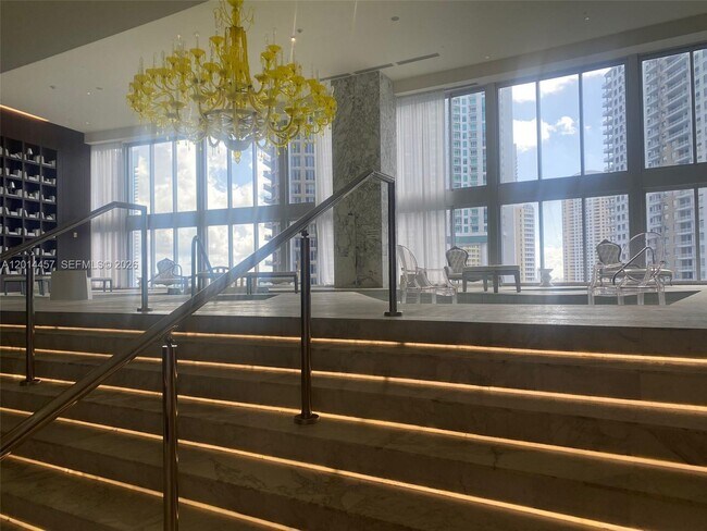 Building Photo - 475 Brickell Ave