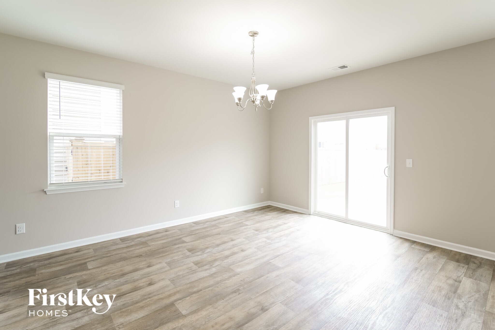 Building Photo - 9733 Roseberry St