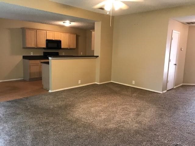 Building Photo - 220 Pinecrest Dr