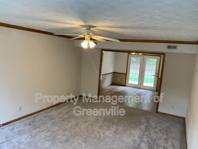 Building Photo - 207 Courtneybrook Trail