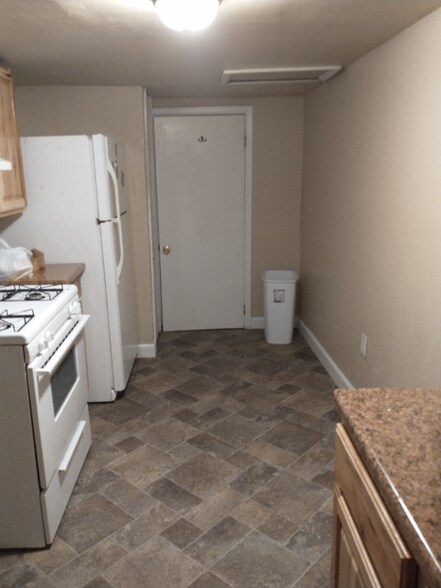 Building Photo - 2917 Cheyenne Ave