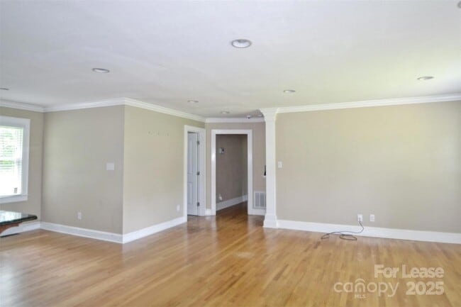 Building Photo - 601 S Cedar Ave