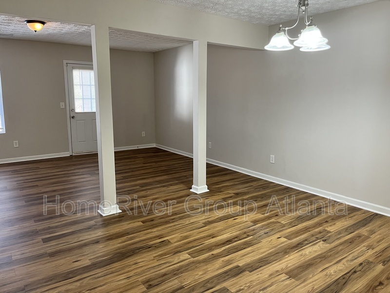 Building Photo - 11424 S Grove Dr