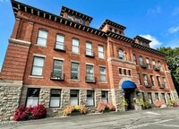 Building Photo - 77 Van Dam St