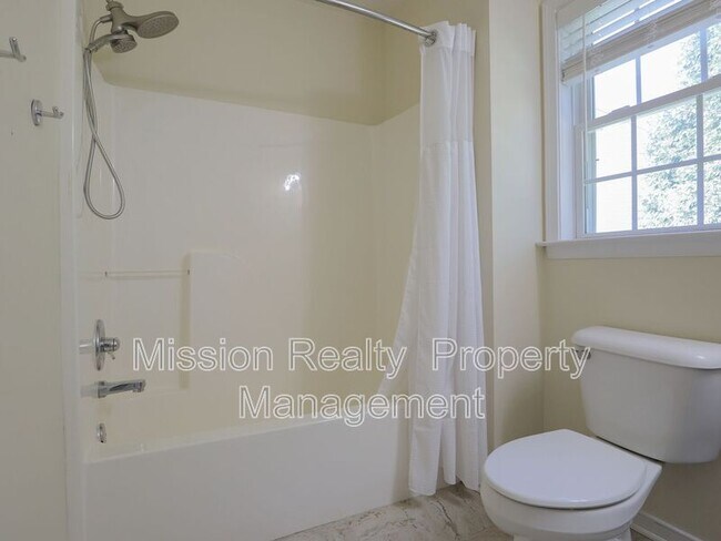 Building Photo - 9006 Birdsong Creek Ct