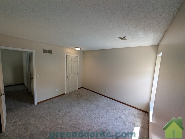 Building Photo - 514 Kenneth Ln
