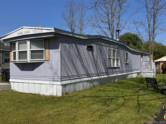 Building Photo - 23 Daisy Dr