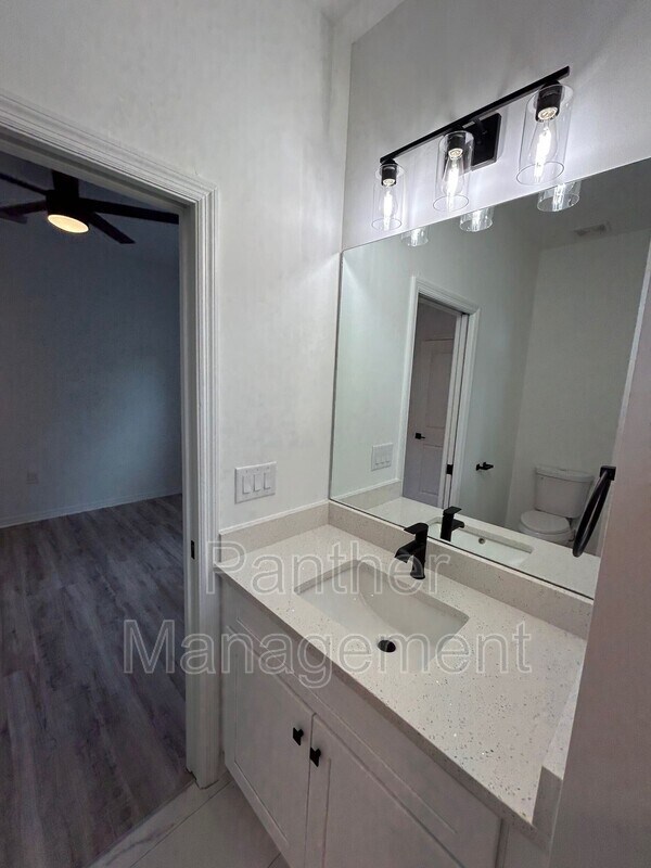 Building Photo - 2105 Redmond St