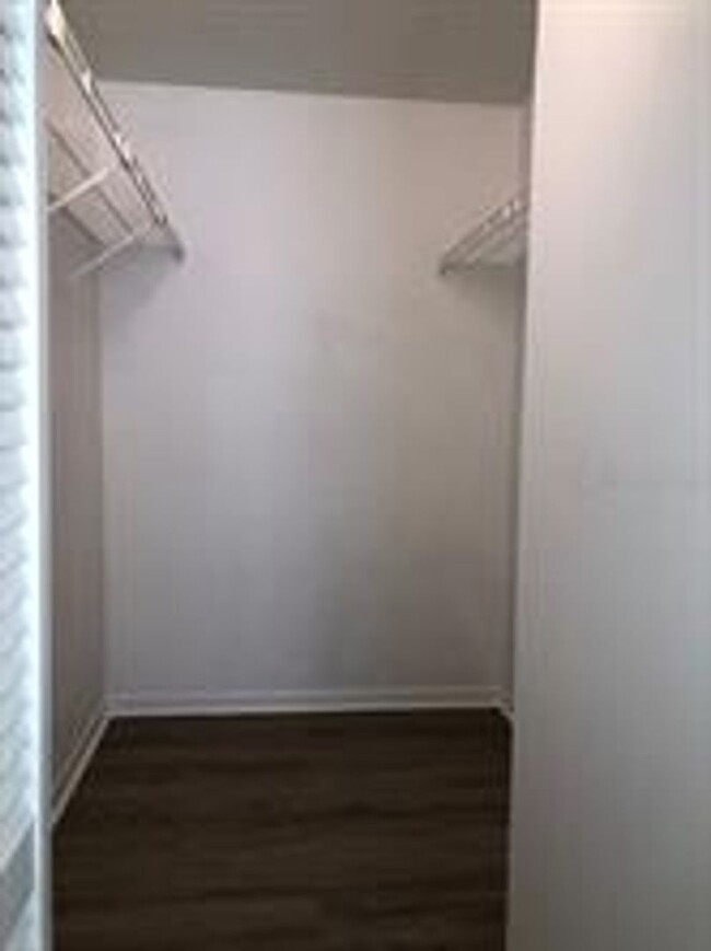 Building Photo - Remodeled 2 Bedroom, 2 Bath Condo in The P...