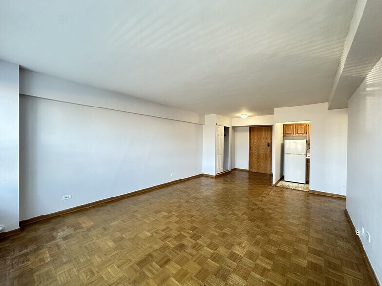 Building Photo - 4180 N Marine Dr