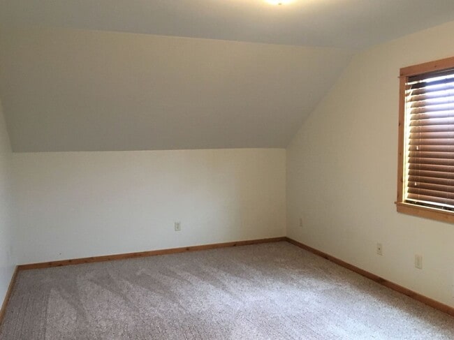 Building Photo - Gorgeous 3 Bedroom Home in Elk Grove Commu...