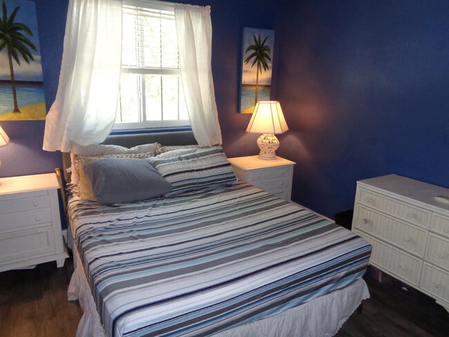 Building Photo - 2626 Webb Ave