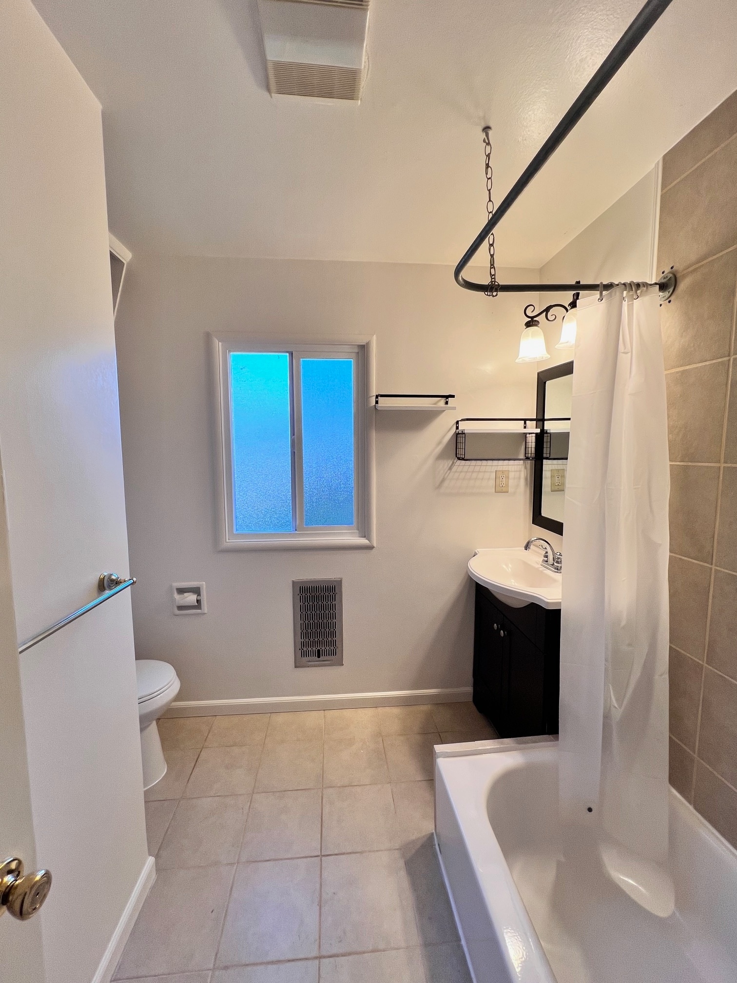 Building Photo - 15098 Edgemoor St