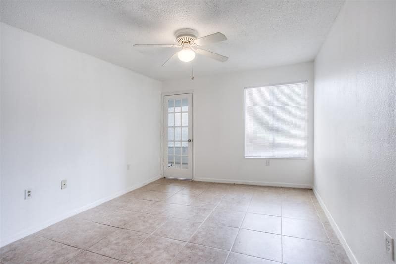 Building Photo - 663 Vista Isles Dr