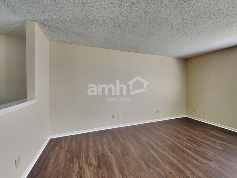 Building Photo - 10325 Carrington Way