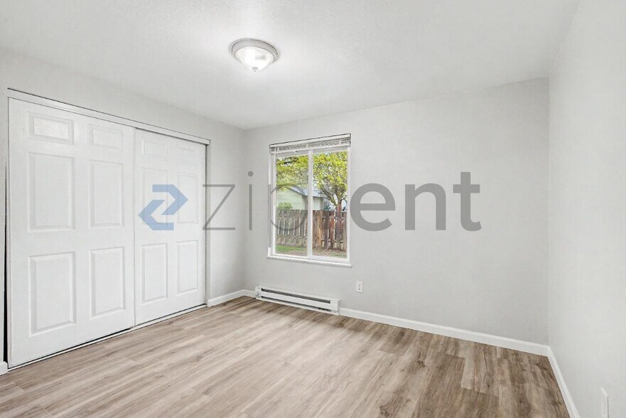 Building Photo - 9660 SW Prairie Terrace