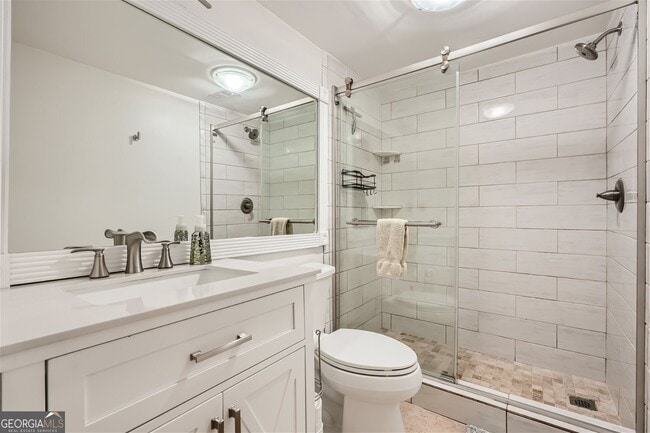 Building Photo - 15 Little Silver Ct