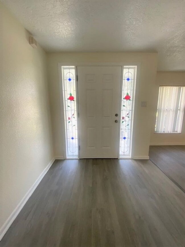 Building Photo - 3/2 Split Plan Pool Home in Indian Trails - Available 8/7