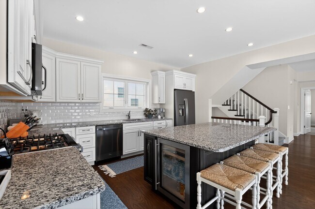 Building Photo - 103 N Madison Ave