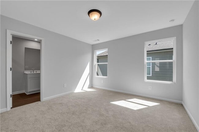 Building Photo - 845 York Aly