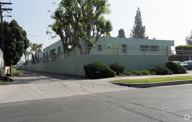 Building Photo - Wadsworth Apartments