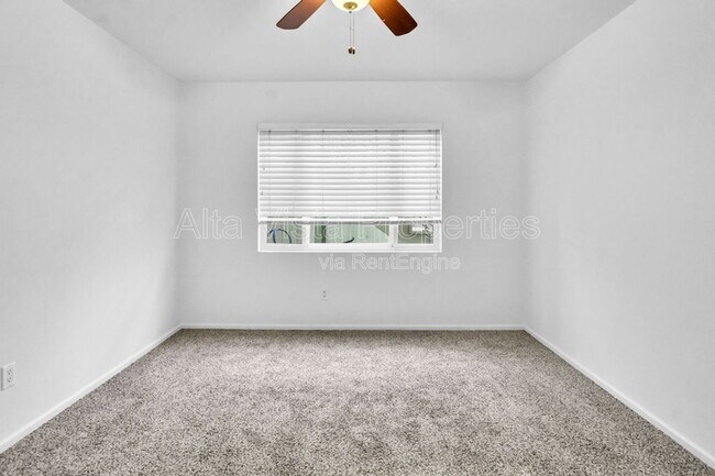 Building Photo - 425 Bonair St