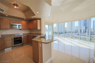 Building Photo - 322 Karen Ave