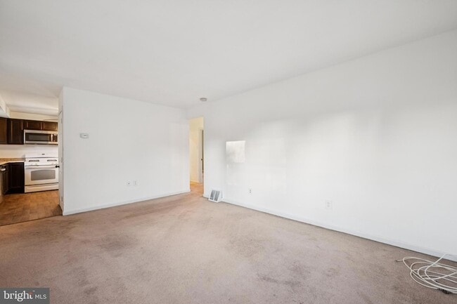 Building Photo - 610 Lee Ave