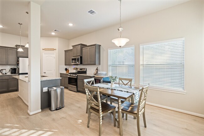 Building Photo - 18203 Samie Nell Ct