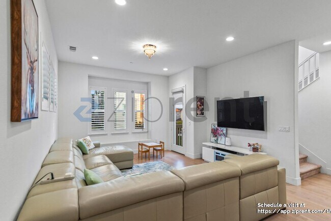 Building Photo - 2008 Confidence Wy