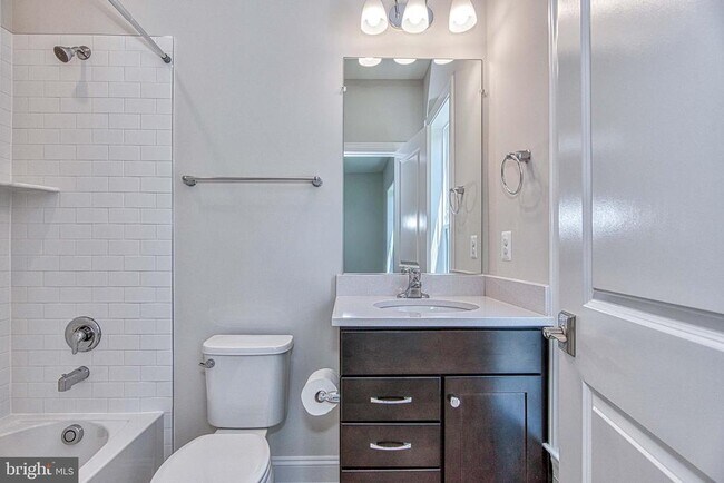 Building Photo - 3100 Greenway Blvd