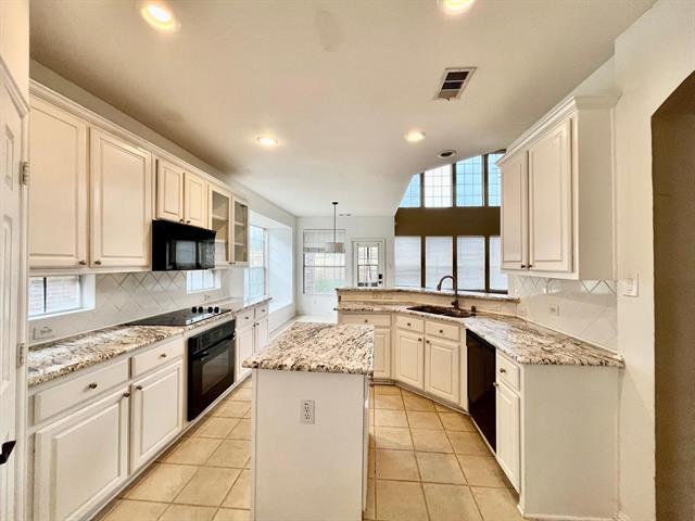 Building Photo - 1640 Kimble Dr
