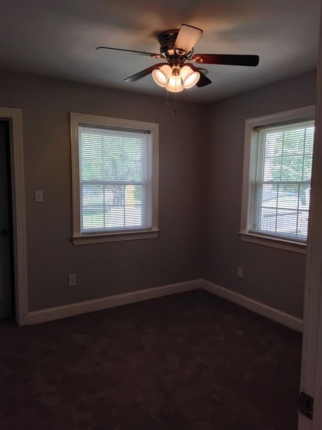 Building Photo - Charming 3-Bedroom Home with Fresh Updates...
