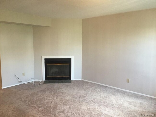 Building Photo - 2805 Whispering Hills Dr