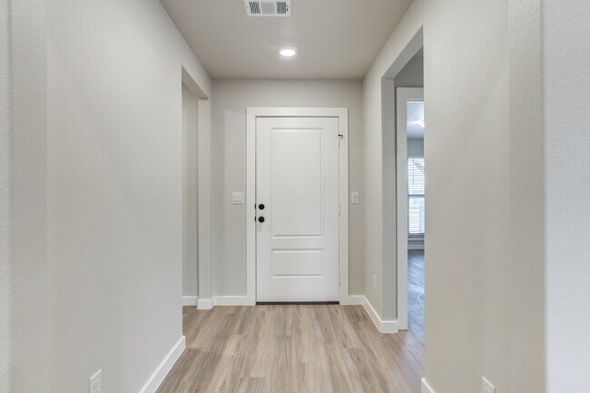Building Photo - Wonderful 4/2/2 in Bell Farms!