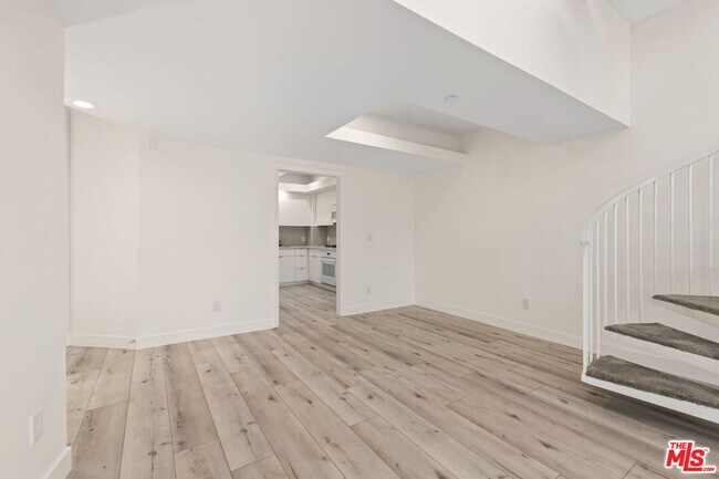 Building Photo - 171 N Church Ln