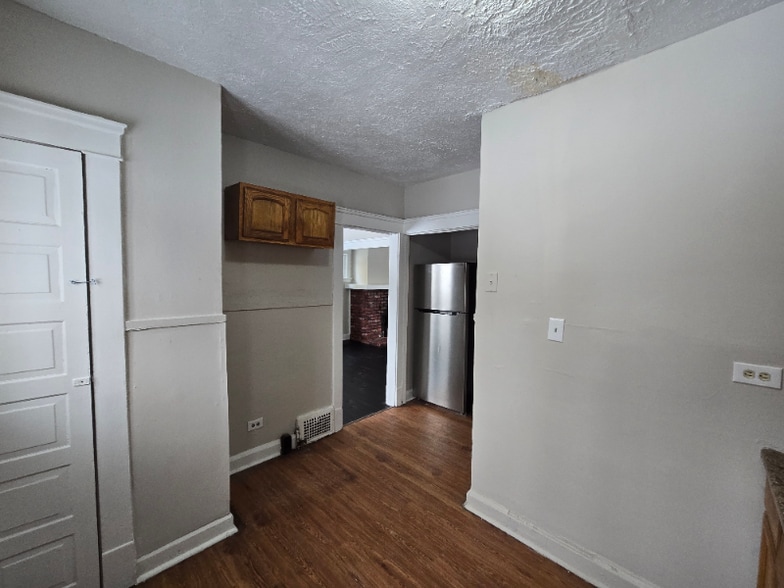 Building Photo - 1724 Cliffview Rd