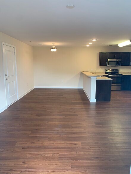 Building Photo - Forrest Landing I