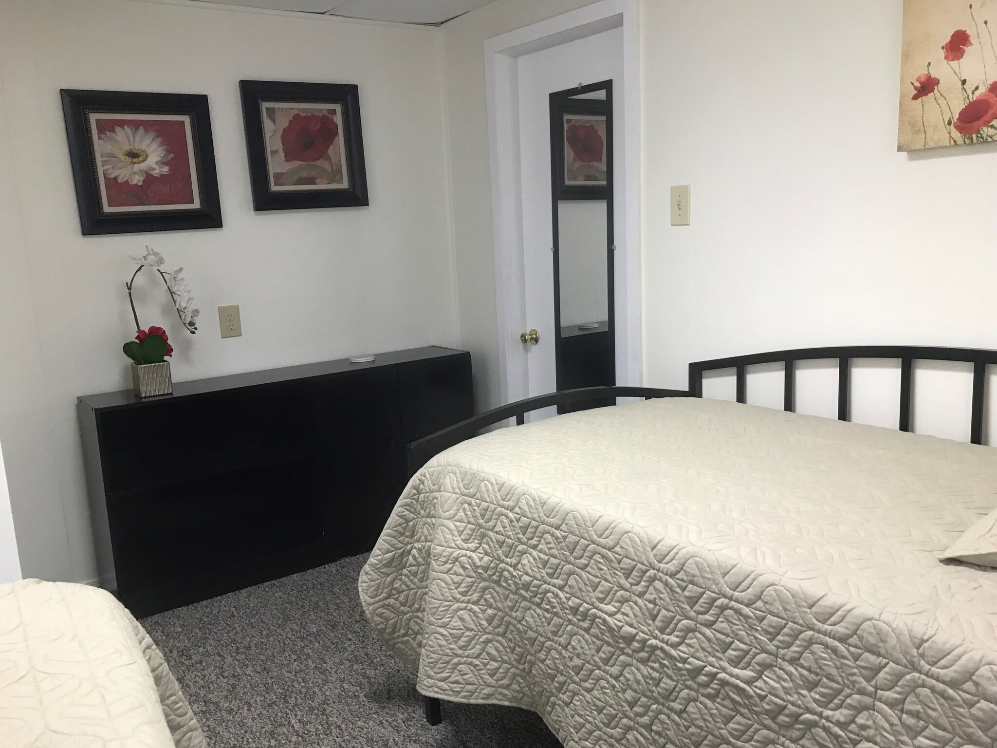 Building Photo - 1025 Simpson Ave