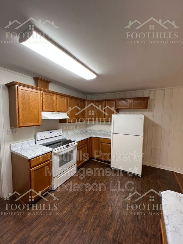 Building Photo - 502 Walden Pkwy