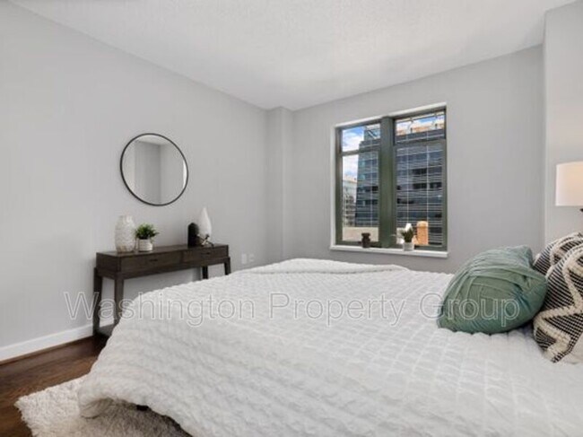 Building Photo - 1150 K St NW