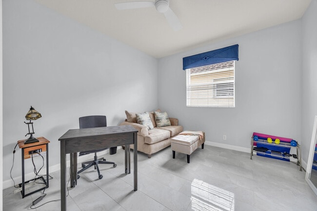 Building Photo - 309 NW Toscane Tr
