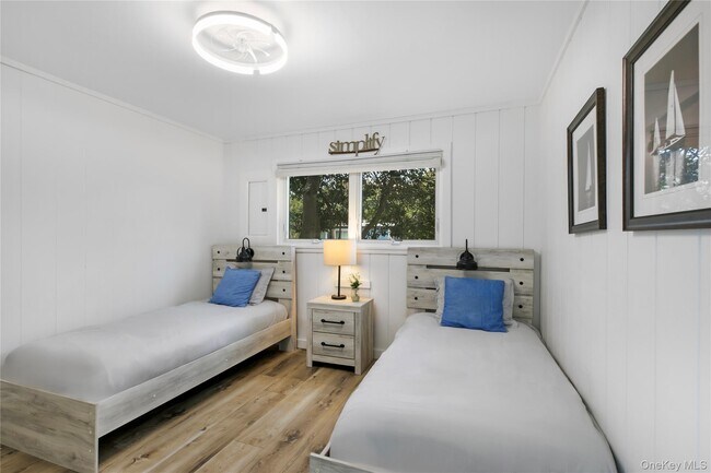 Building Photo - 54 Thompson Ave