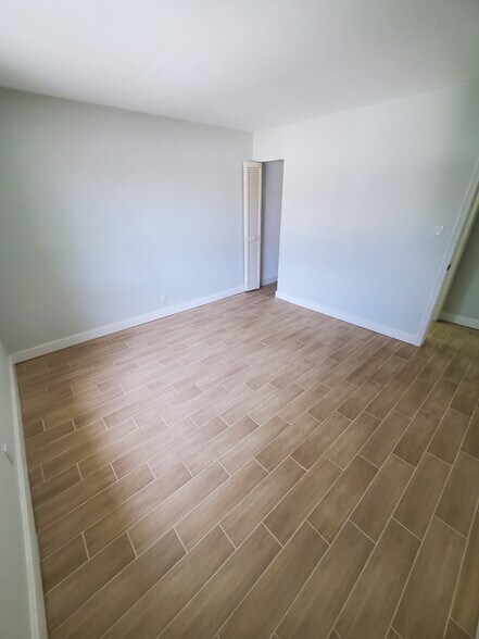 Building Photo - 3652 SW 60th Ter